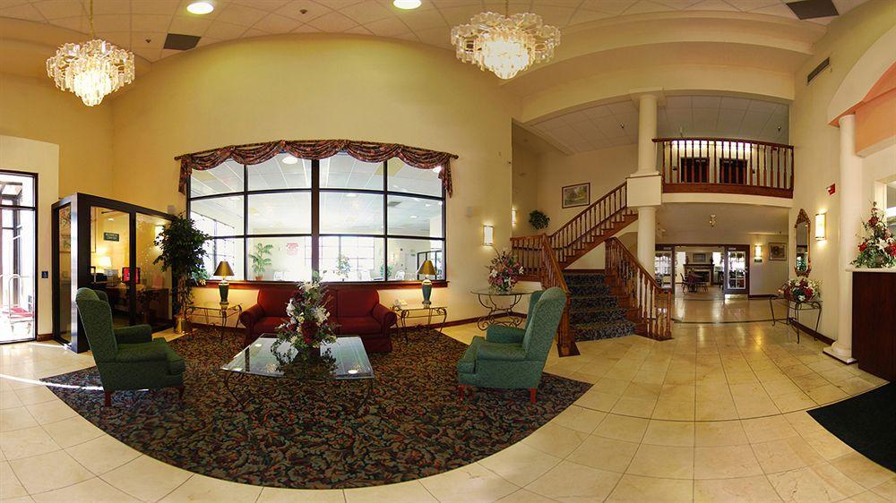 Clarion Inn & Suites Northwest Индианаполис Экстерьер фото